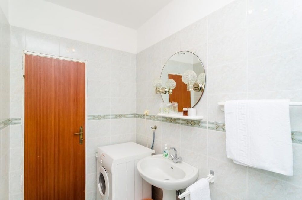 Apartments Peco Apartment (Four Bedroom Apartment - Balcony and ) 21