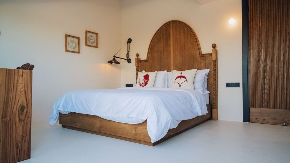 undefined To Be Social House 9