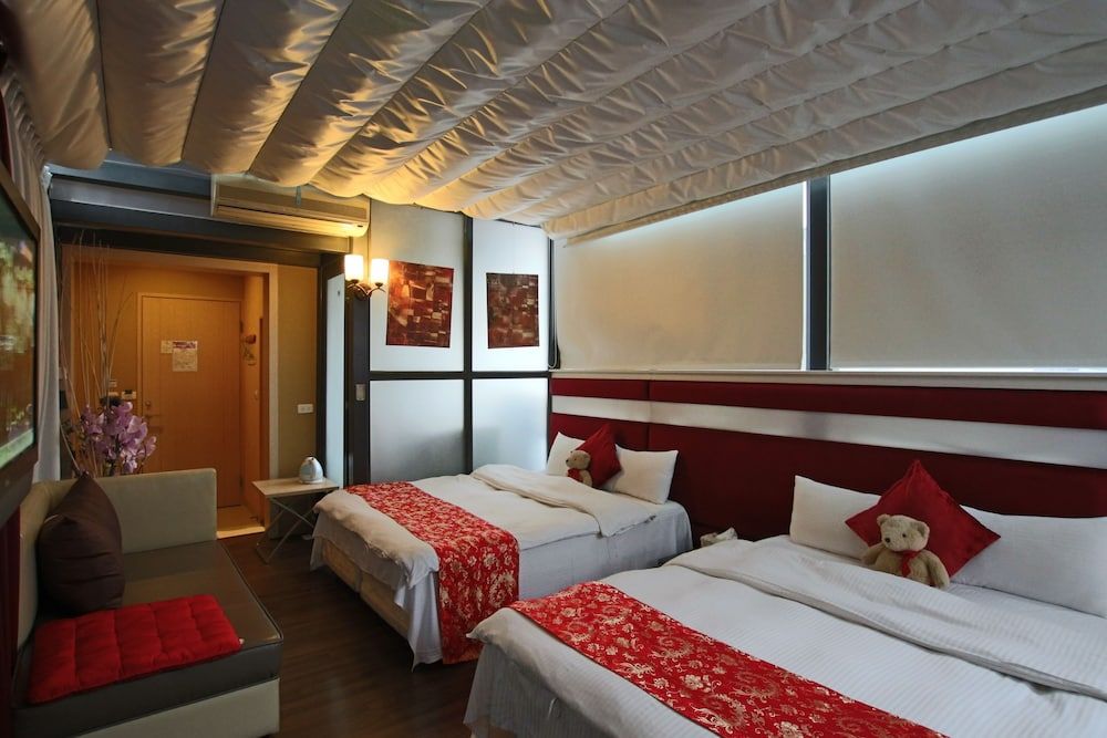 Tanxiang Resort Hotel Sun Moon Lake Presidential Suite 4 people room with sky view 8