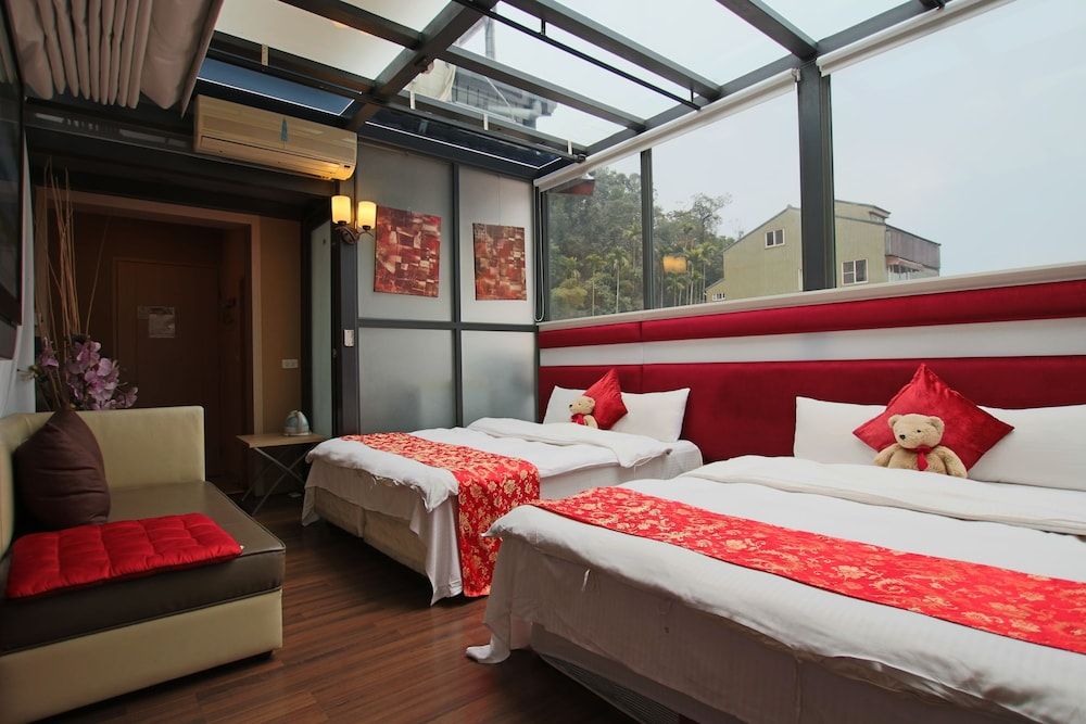 Tanxiang Resort Hotel Sun Moon Lake Presidential Suite 4 people room with sky view 7