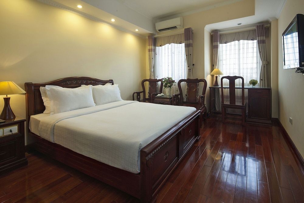 undefined Lucky 3 Hotel & Travel