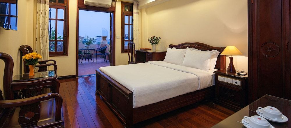 undefined Lucky 3 Hotel & Travel