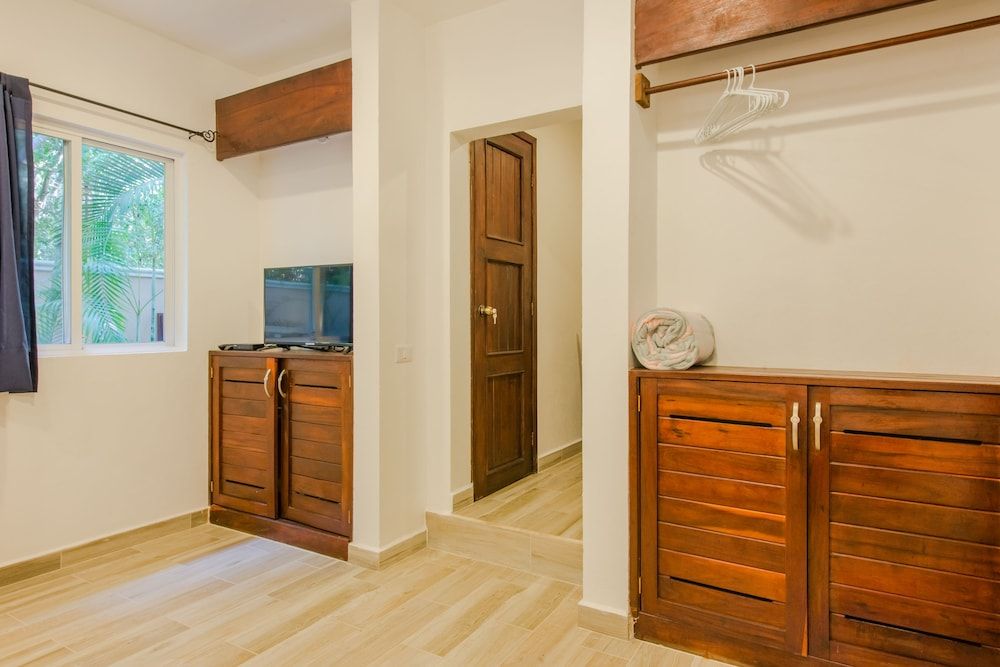 Villas Picalu Studios & Suites Standard Studio, 1 King Bed, Kitchen, Garden View 7