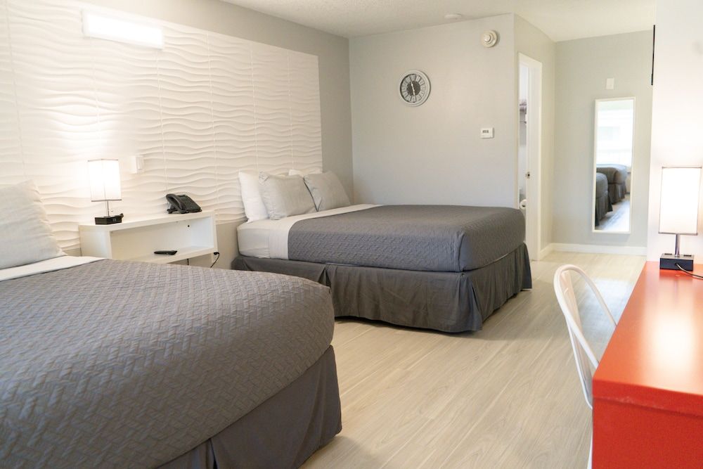 Orlando Vacation Rooms Family Double Room, 2 Queen Beds 6