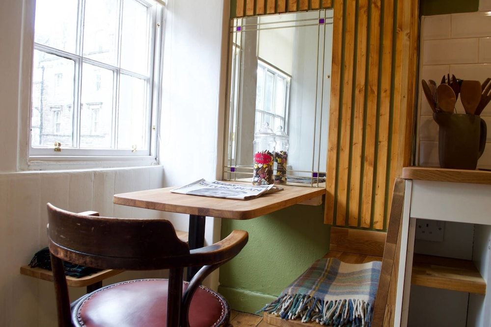 undefined JOIVY Old Town Gem - Apartment With Great City Views 4