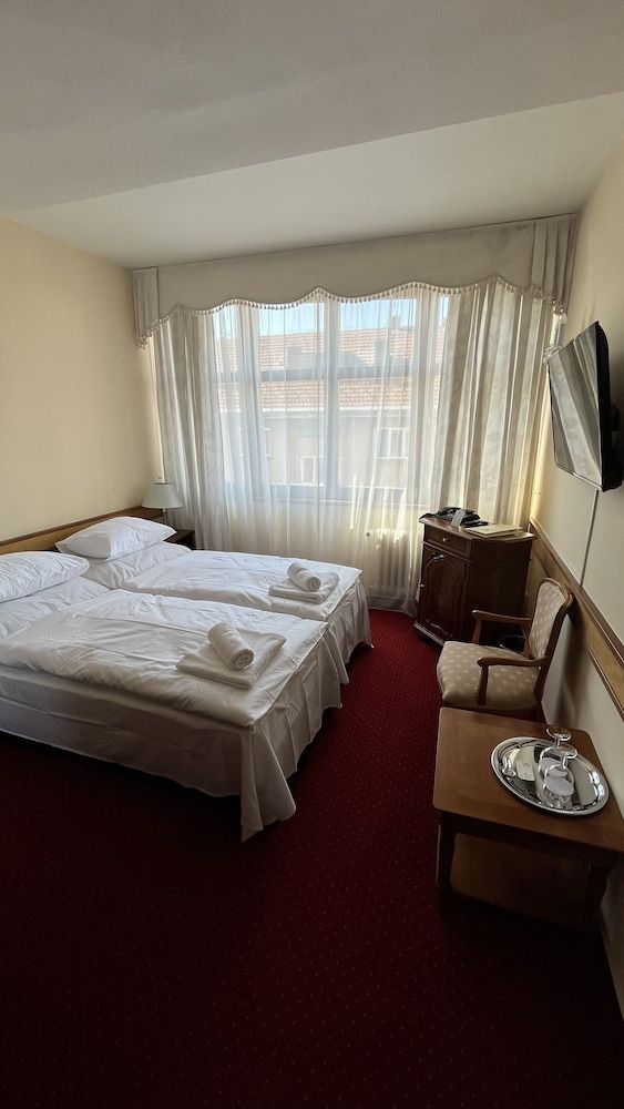 undefined Fleur De Lis Hotel 7