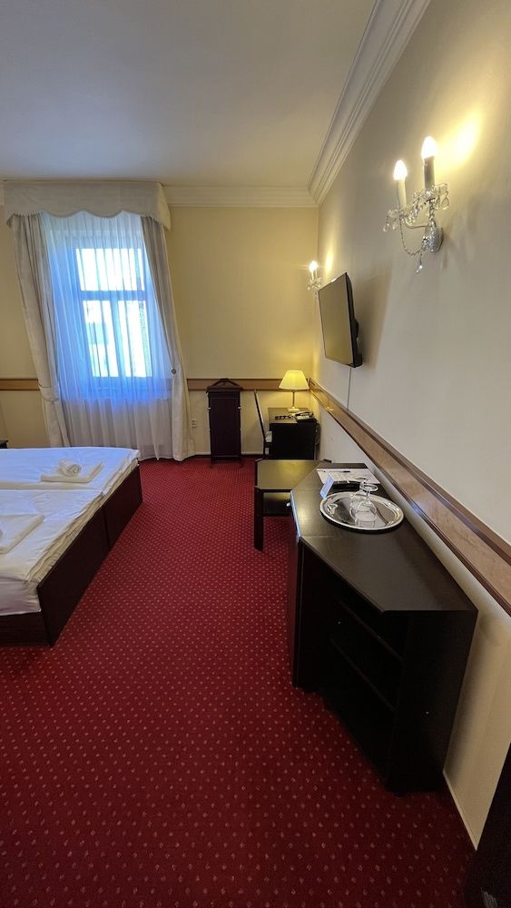 undefined Fleur De Lis Hotel