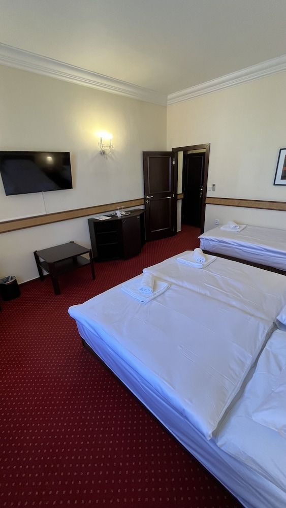 undefined Fleur De Lis Hotel 10