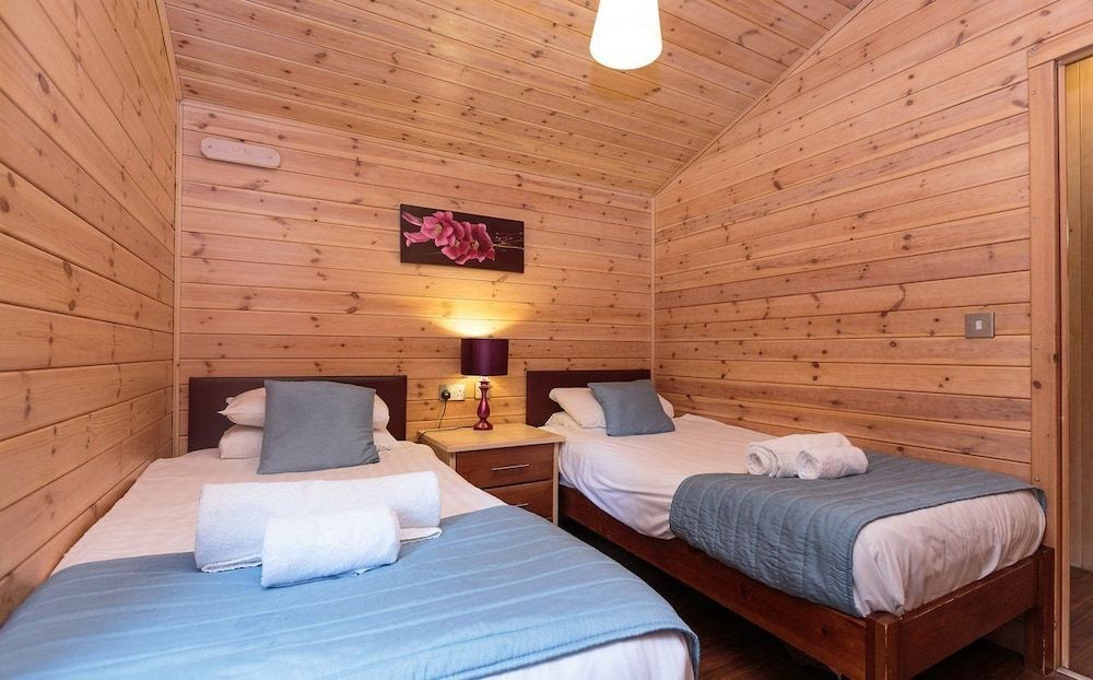4 Berth Luxury Wooden Lodge Pet Free