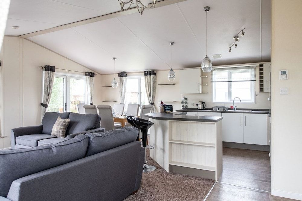 Indulgent 10 Berth Lodge (8+2) EP