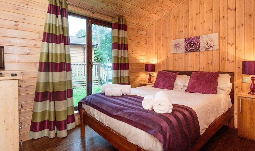 4 Berth Luxury Wooden Lodge Pet Free
