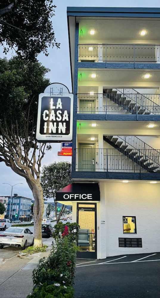 undefined La Casa Inn 10