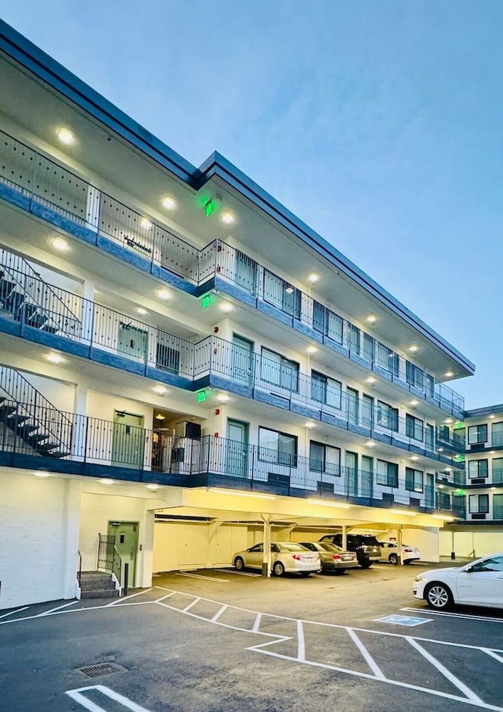 undefined La Casa Inn 4