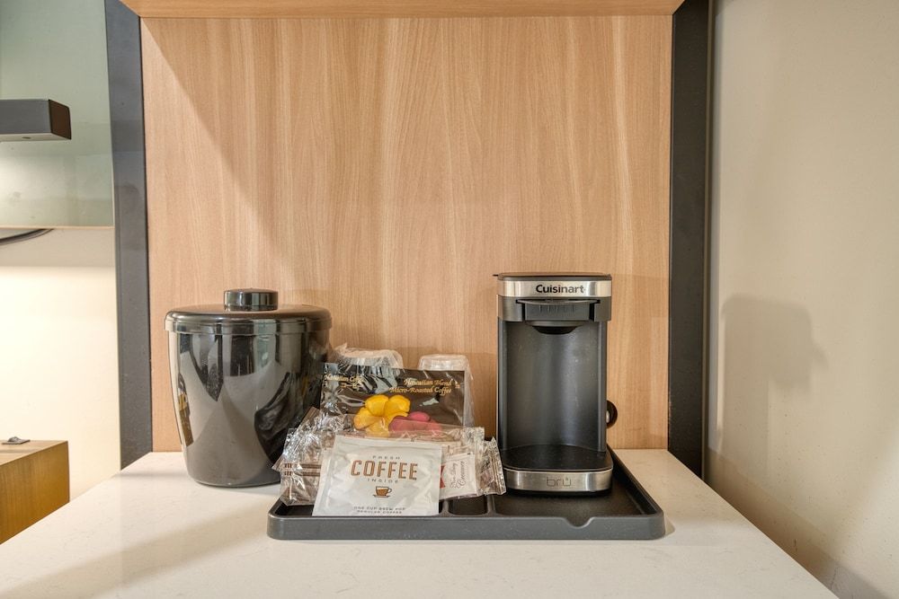 La Casa Inn Deluxe Room, 1 King Bed 41