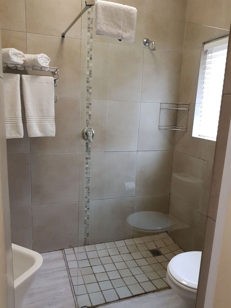 Oceans Hotel & Self Catering Double Room (Block A) 4