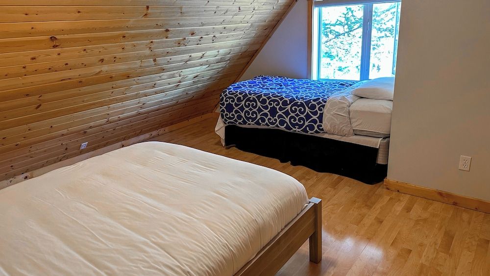 Boswell East Cabin