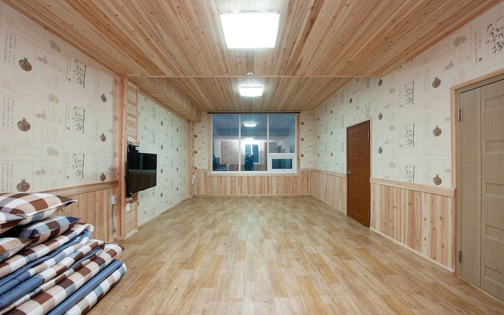 Sunrise Yeodaji Pension Room (Group) 4