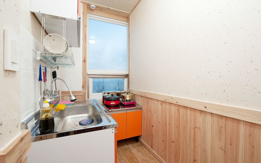 Sunrise Yeodaji Pension Room (Group) 6