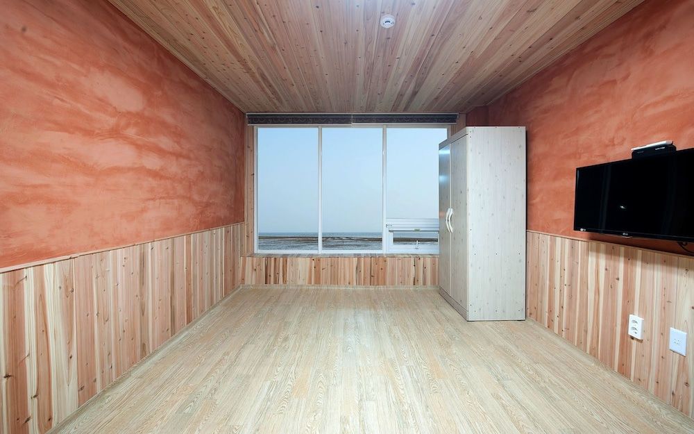 Sunrise Yeodaji Pension Traditional Room (Ondol) 3