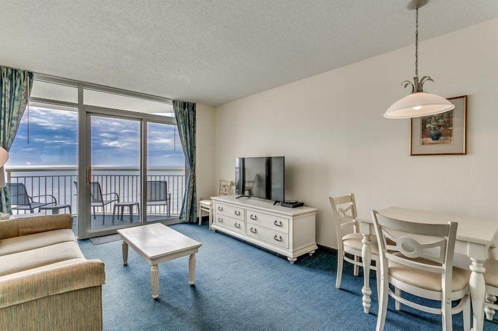 Condo, 1 Bedroom (1718)