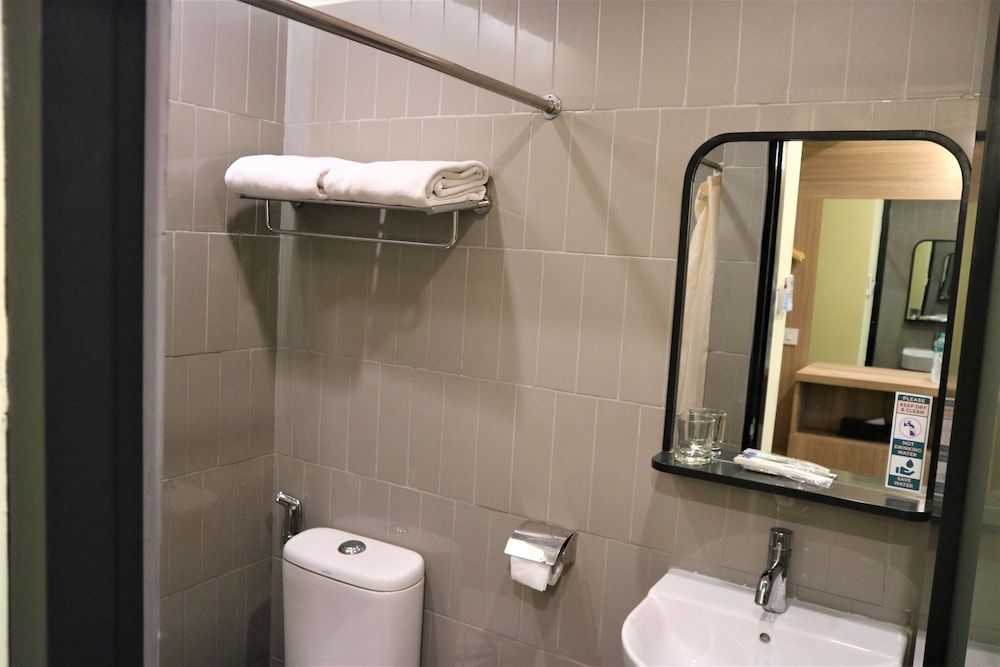 Liberta Hub Blok M Jakarta Standard Twin Room 5