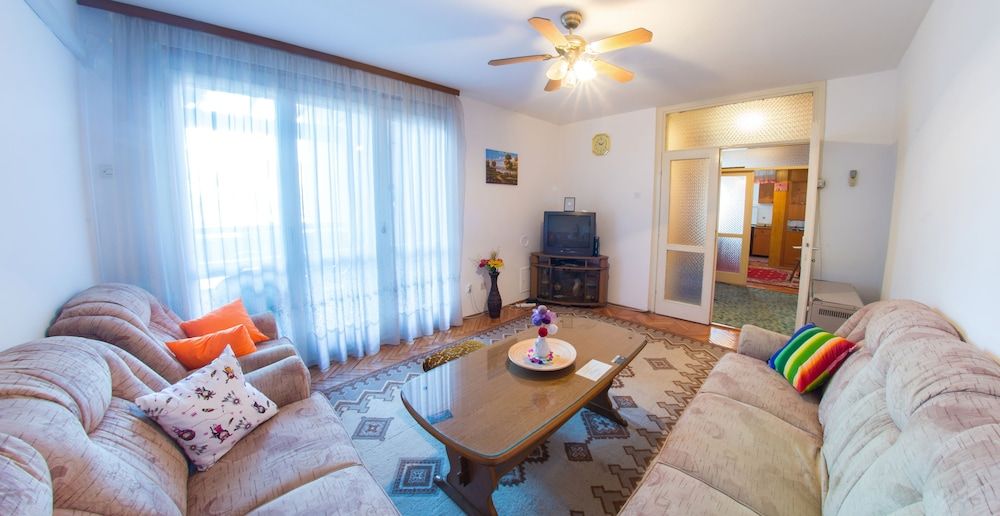 Apartment (Split Level)