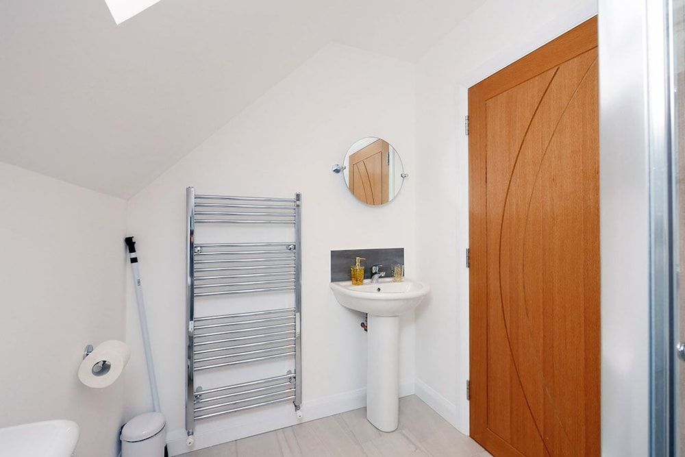 Pinewood Cottage Double Room, Ensuite (Skye Room) 6