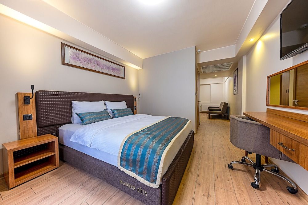Madeen City Hotel Family Room