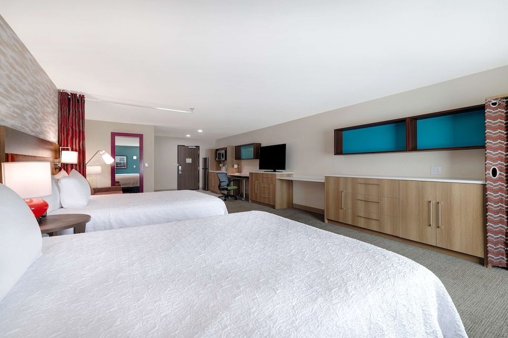 Studio, 2 Queen Beds, Accessible (Roll-In Shower)