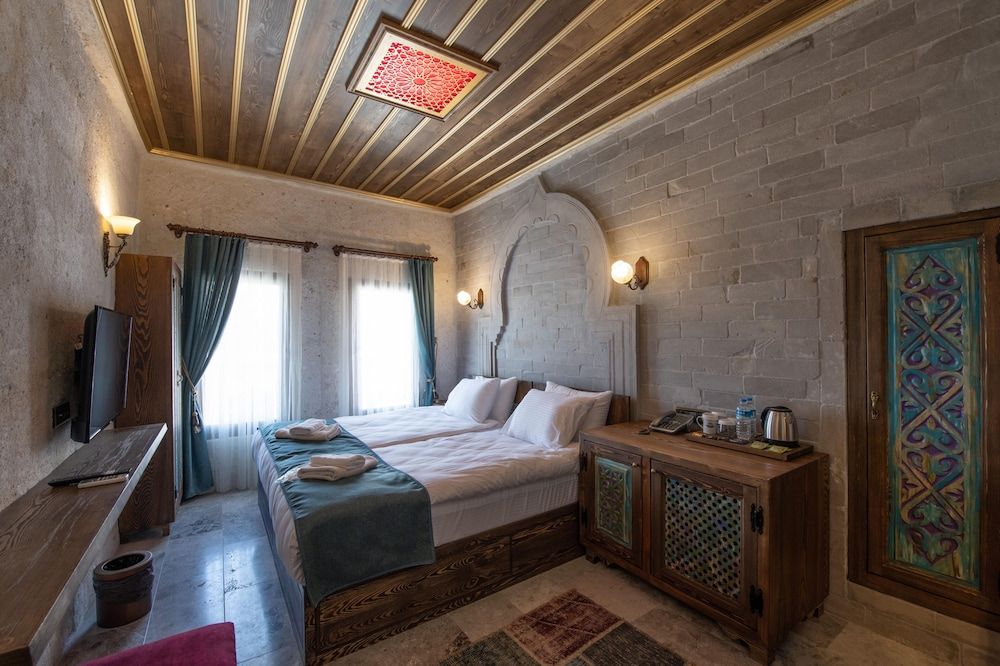 Foremanson Cave Hotel Deluxe Twin Room, Garden View 8