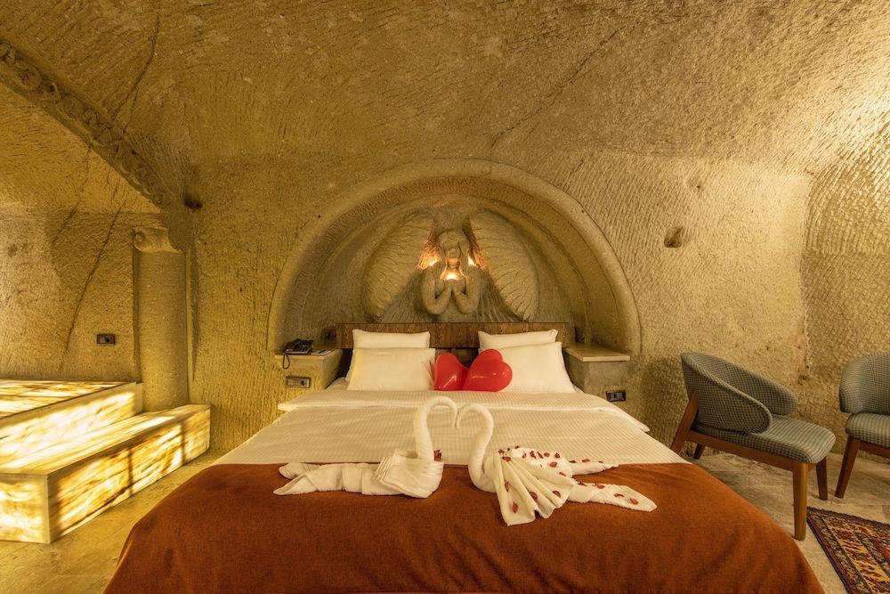 undefined Foremanson Cave Hotel 3