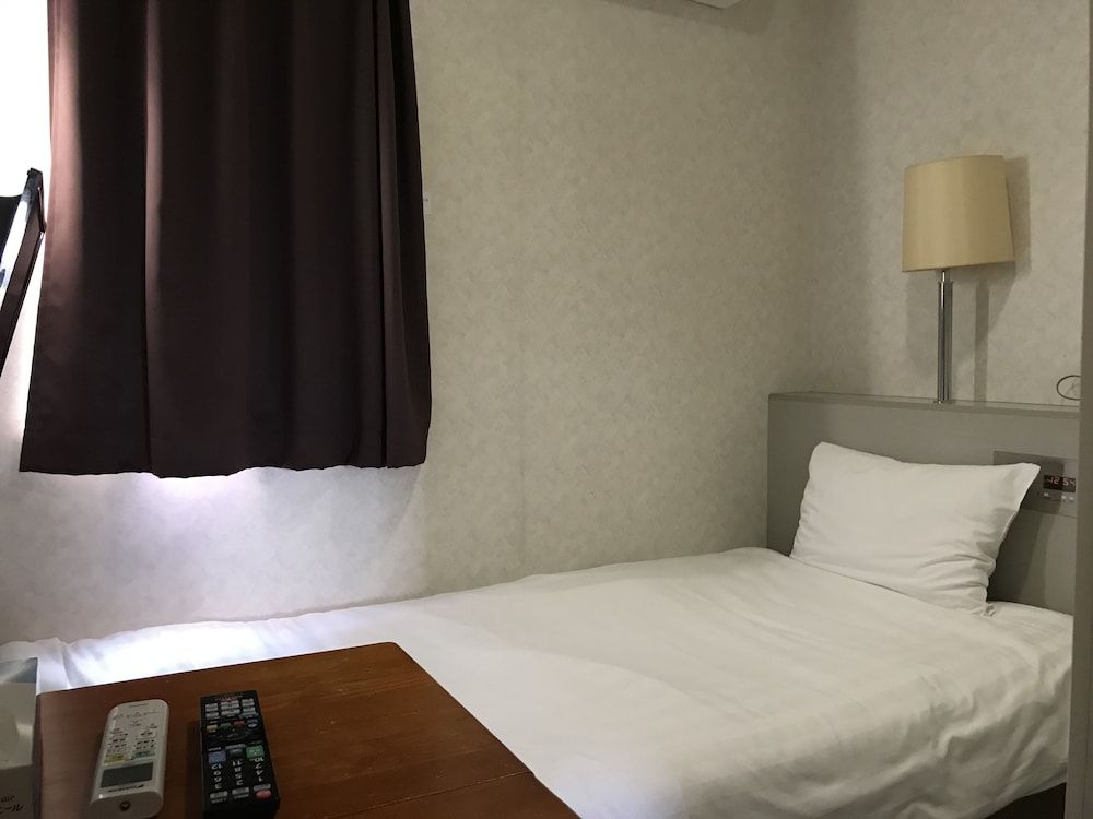 Single Room with Private Bathroom, Non Smoking