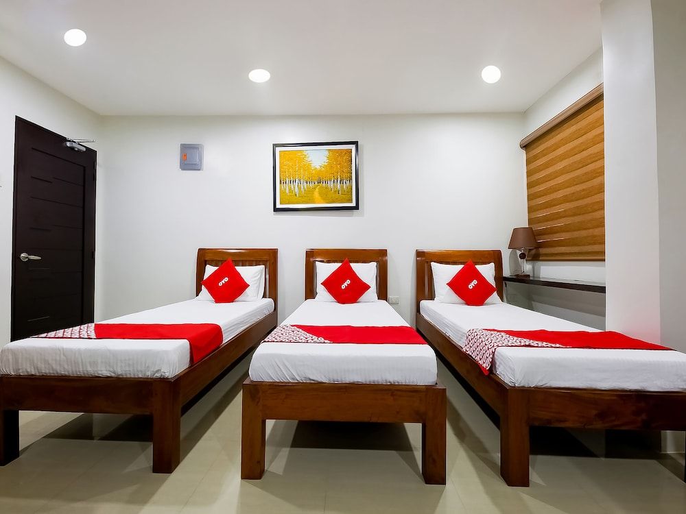 OYO 793 Dg Budget Hotel Standard Triple Room 3