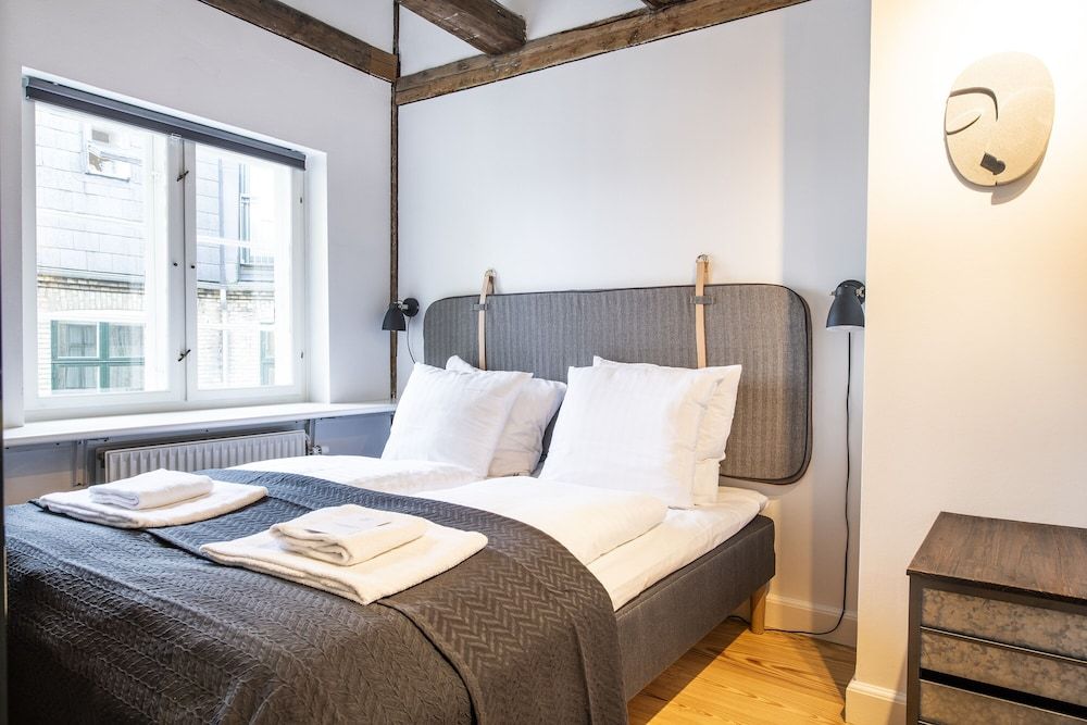 Town Hall Penthouse by Daniel&Jacob’s Superior Penthouse 24