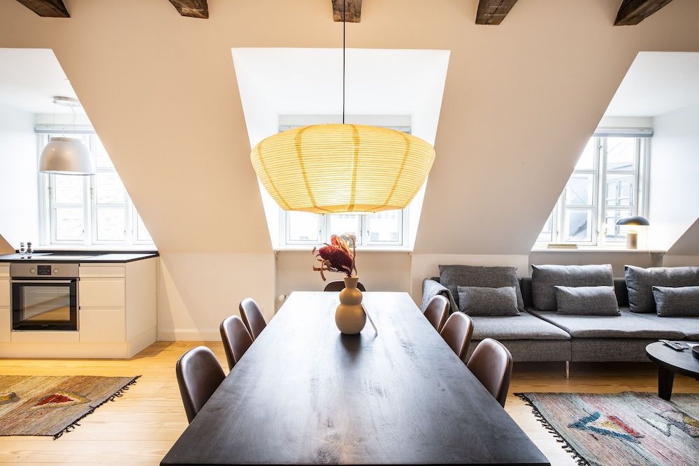 Town Hall Penthouse by Daniel&Jacob’s Superior Penthouse 37