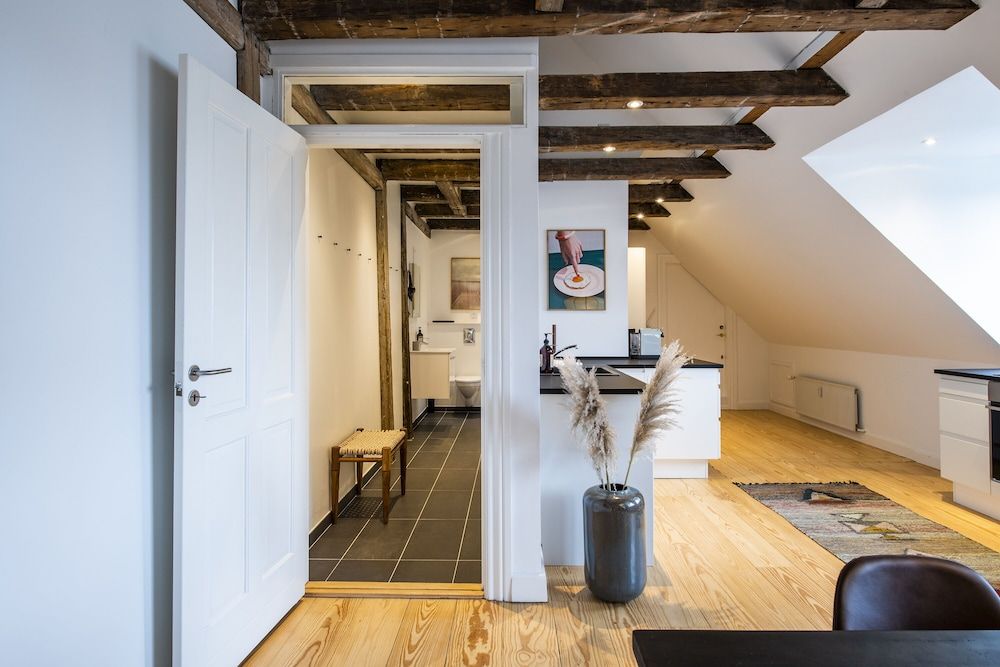 Town Hall Penthouse by Daniel&Jacob’s Superior Penthouse 55