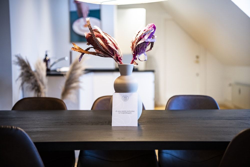 Town Hall Penthouse by Daniel&Jacob’s Superior Penthouse 48