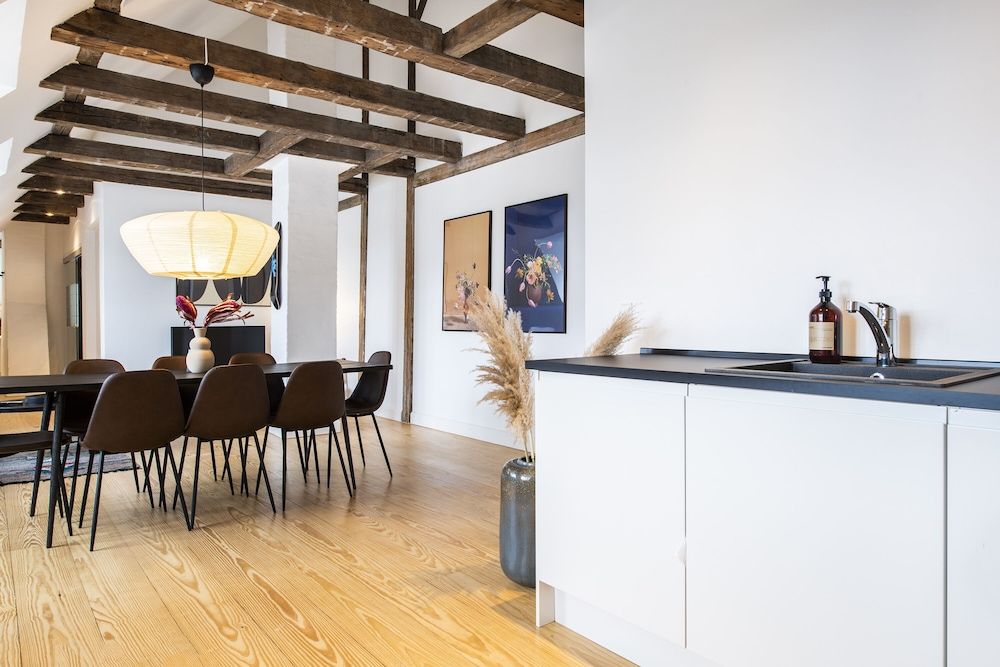 Town Hall Penthouse by Daniel&Jacob’s Superior Penthouse 36