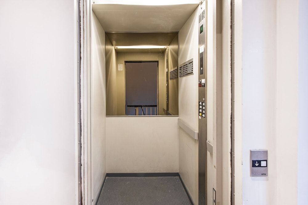 Town Hall Penthouse by Daniel&Jacob’s Superior Penthouse 30