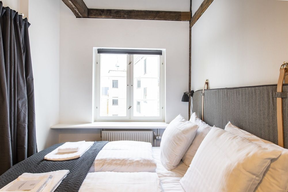 Town Hall Penthouse by Daniel&Jacob’s Superior Penthouse 25