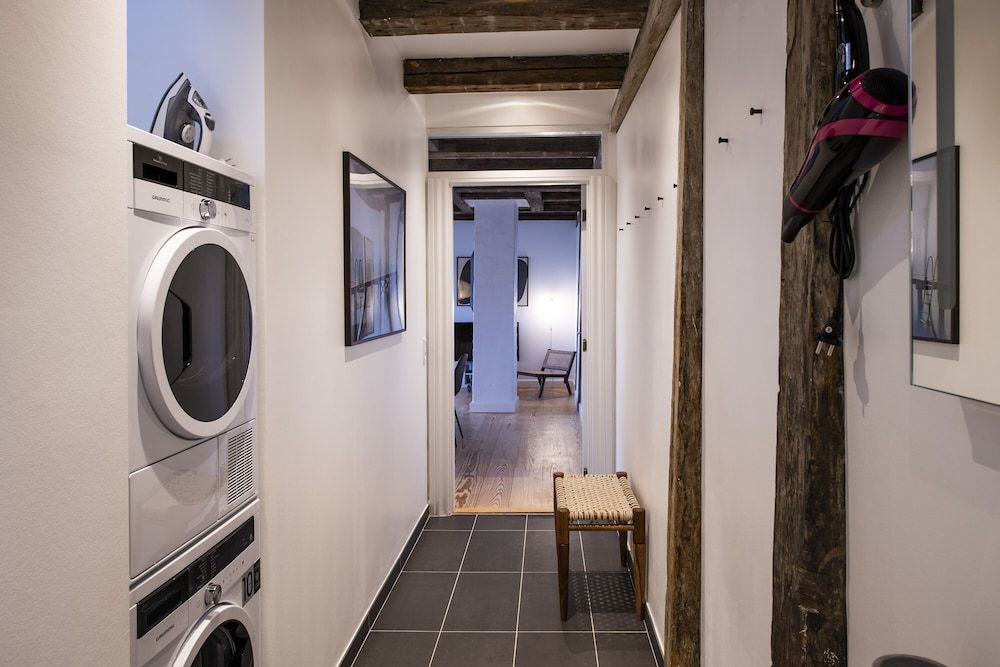 Town Hall Penthouse by Daniel&Jacob’s Superior Penthouse 51