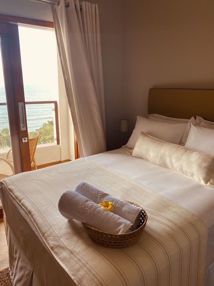 Suíte 306 Quarto Duplo Deluxe com varanda e vista do mar
