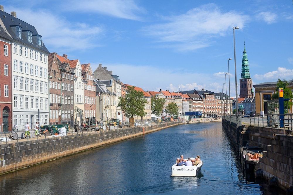 undefined Sanders Central - Cozy 1-bdr Apt in City Center 4