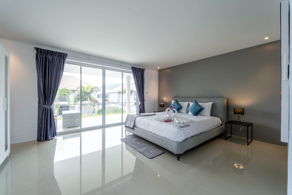 Modern 4 Bedrooms Pool Villa - VY Family Villa 4