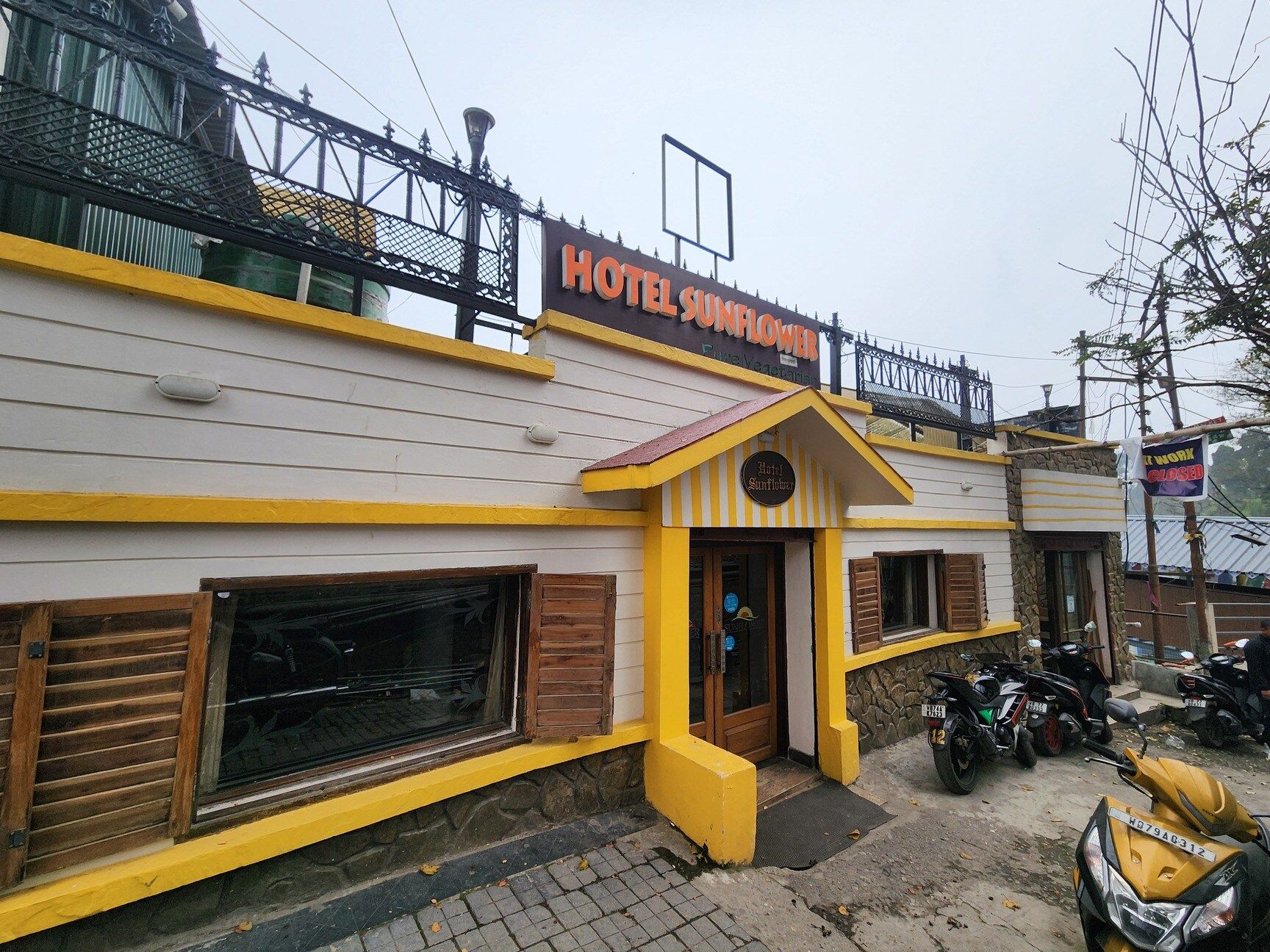 Hotel Sunflower