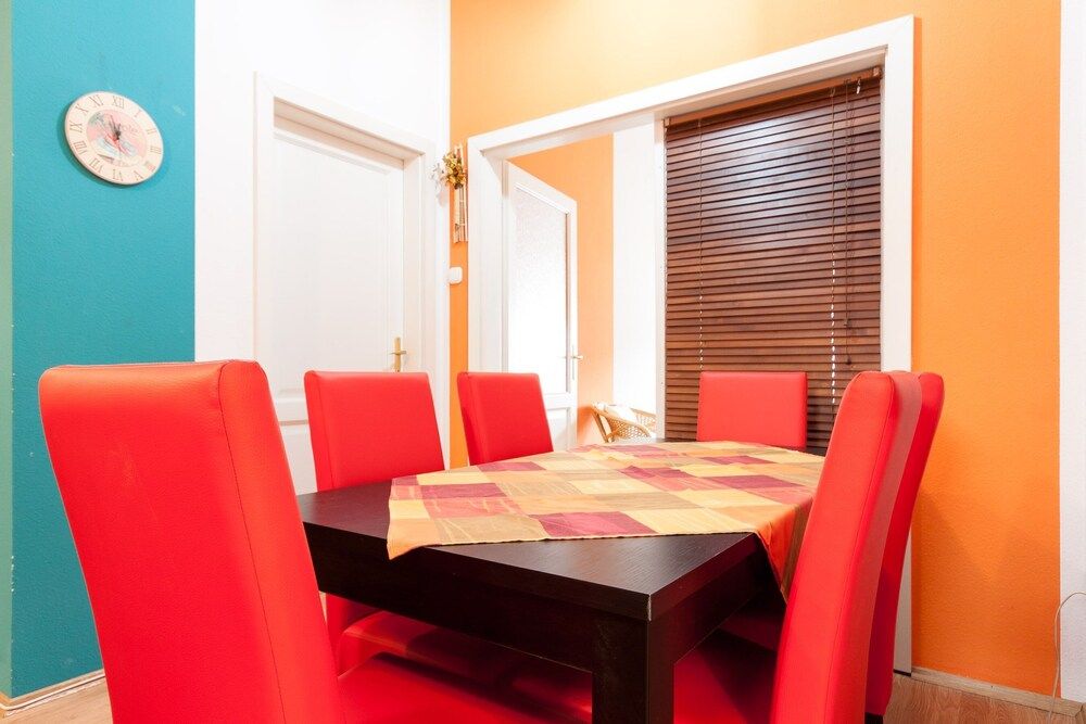 undefined Vibrant 3 Bedroom Apartment In The Pulsing Heart Of Budapest 5