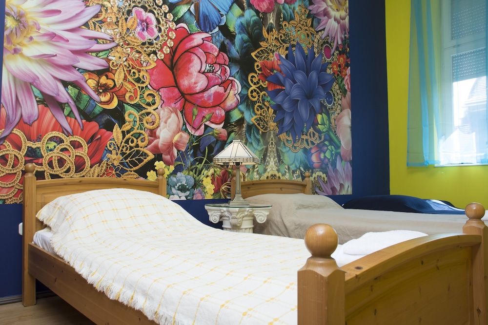 undefined Vibrant 3 Bedroom Apartment In The Pulsing Heart Of Budapest 9