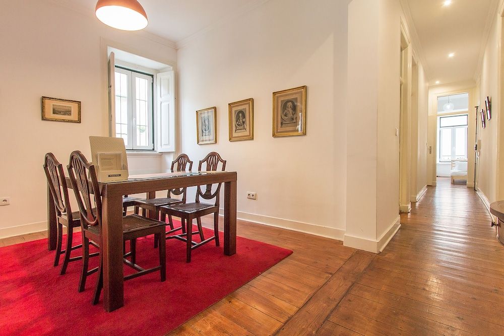 Spacious Tailor Made Bairro Alto Apartment, 3 Bedrooms 12