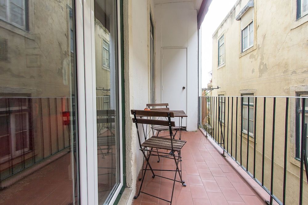 Spacious Tailor Made Bairro Alto Apartment, 3 Bedrooms 15