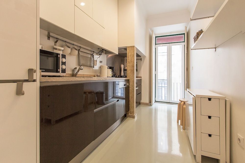 Spacious Tailor Made Bairro Alto Apartment, 3 Bedrooms 10